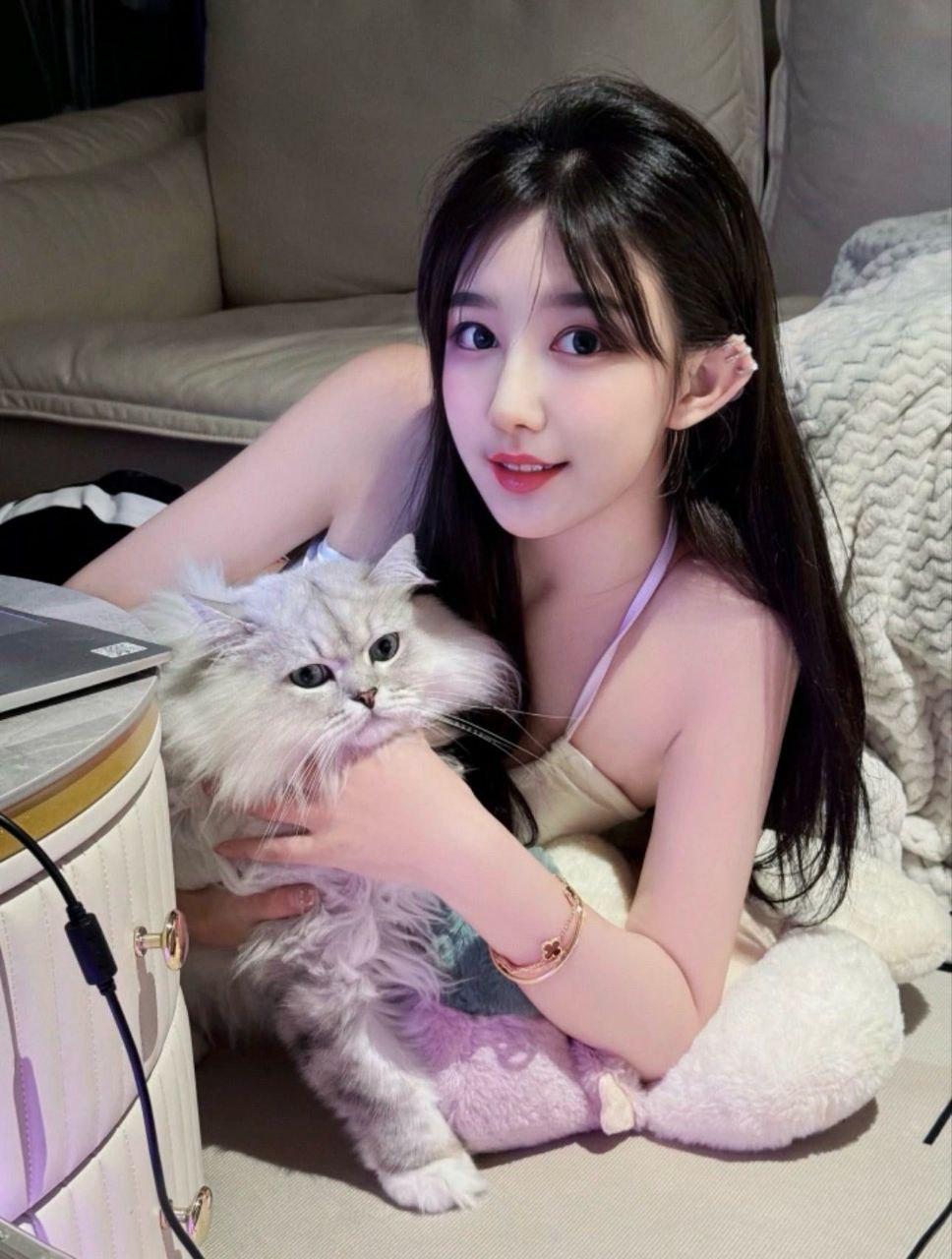 保温杯上的城市贴纸，随主人走南闯北的旅行记忆