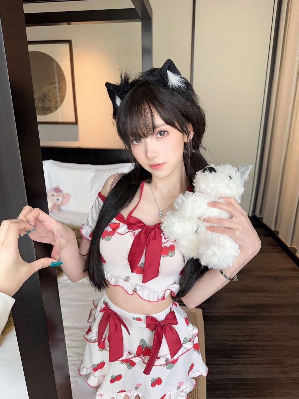 茶尽杯空，余香是这座城市给我的拥抱